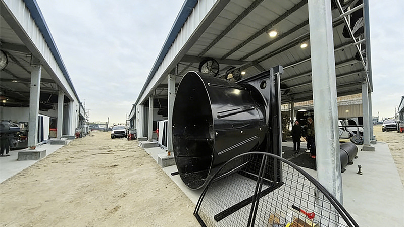 IP55 rated 98-inch industrial EC exhaust fan with brushless PM motor, optimized for harsh environments like pig farms and greenhouses. IP55 rated 98-inch industrial EC exhaust fan with brushless PM motor, optimized for harsh environments like pig farms and greenhouses.